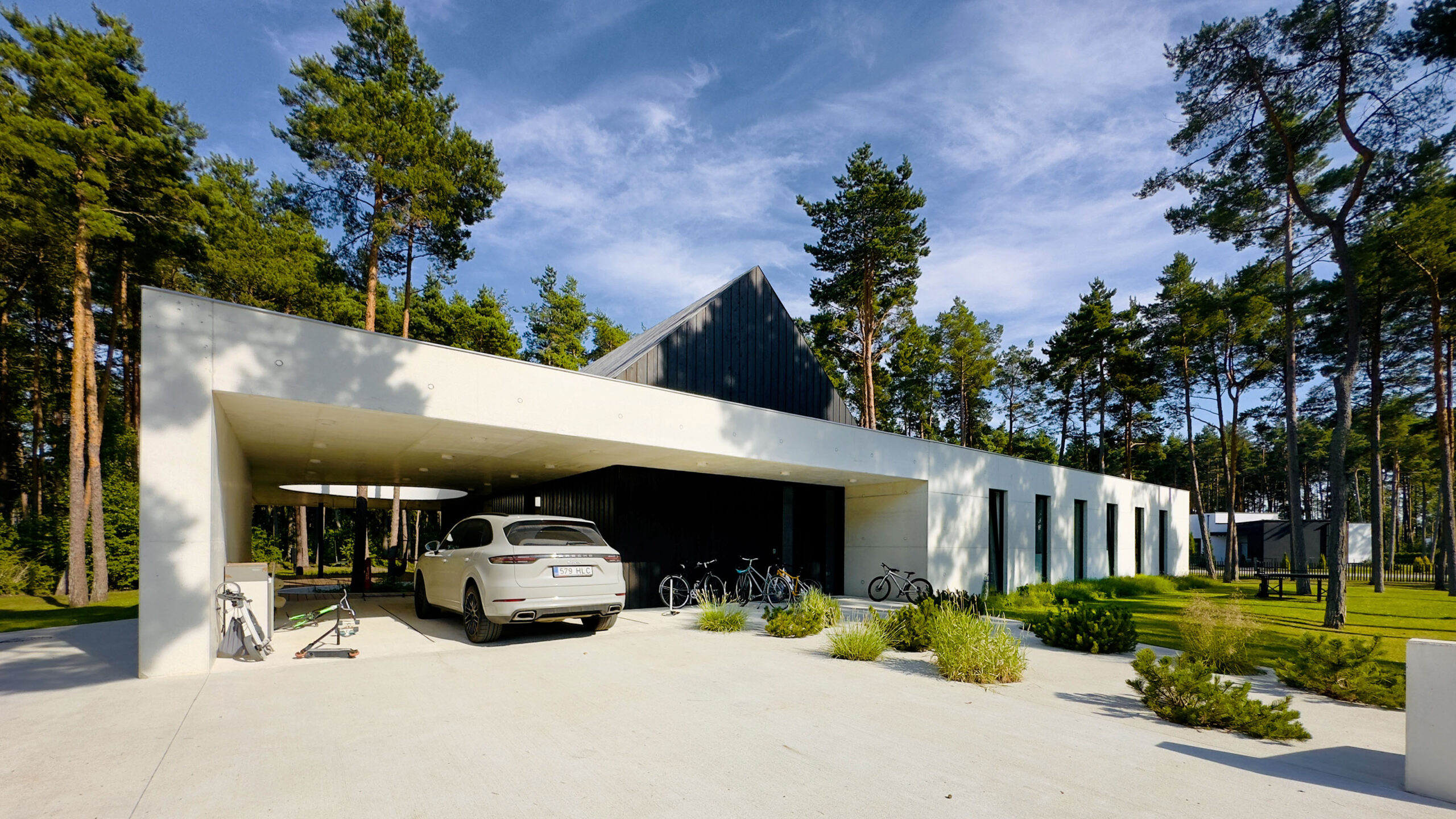 A064_house_estonia_tallinn_viimsi_concrete_villa_forest_wood_-10