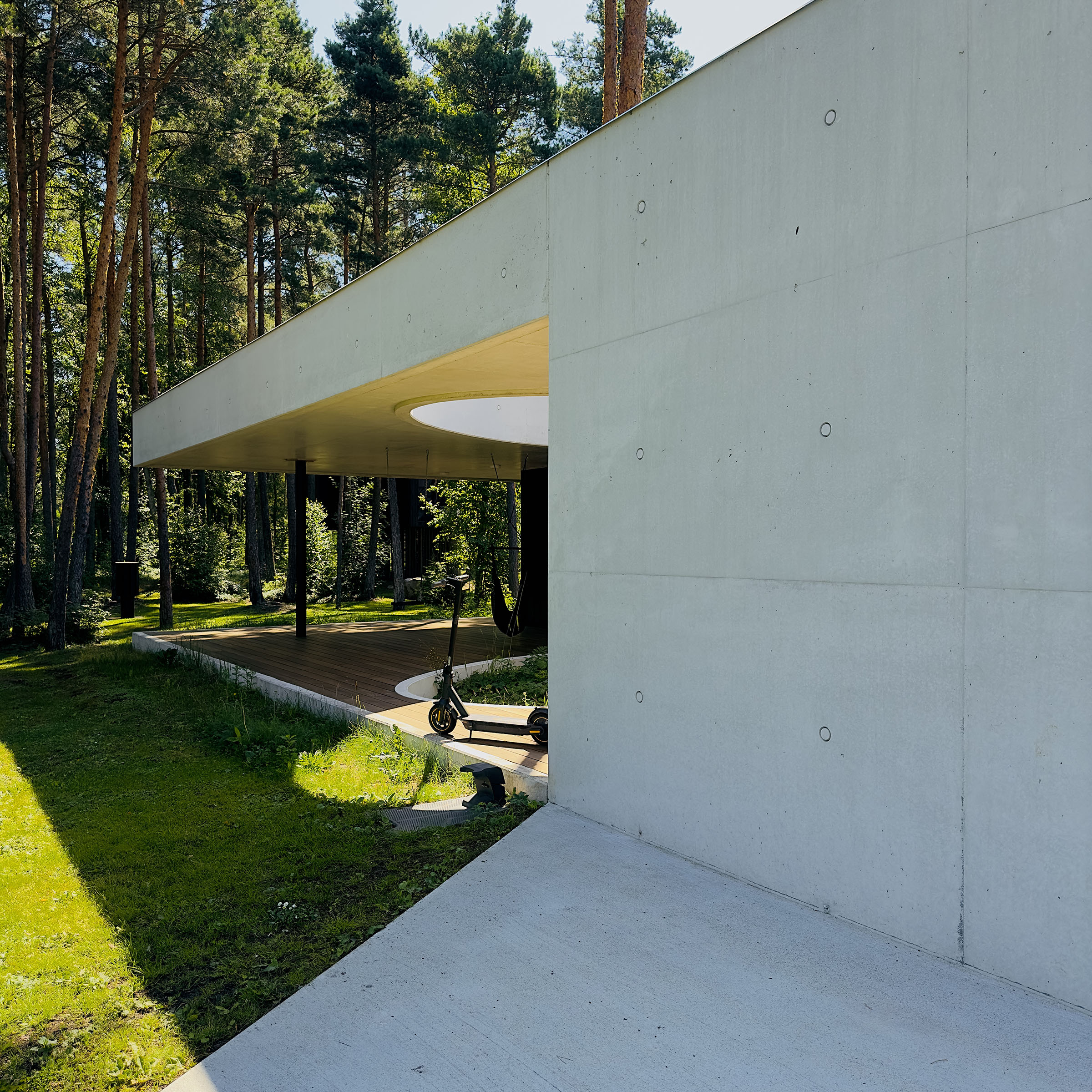 A064_house_estonia_tallinn_viimsi_concrete_villa_forest_wood_-16