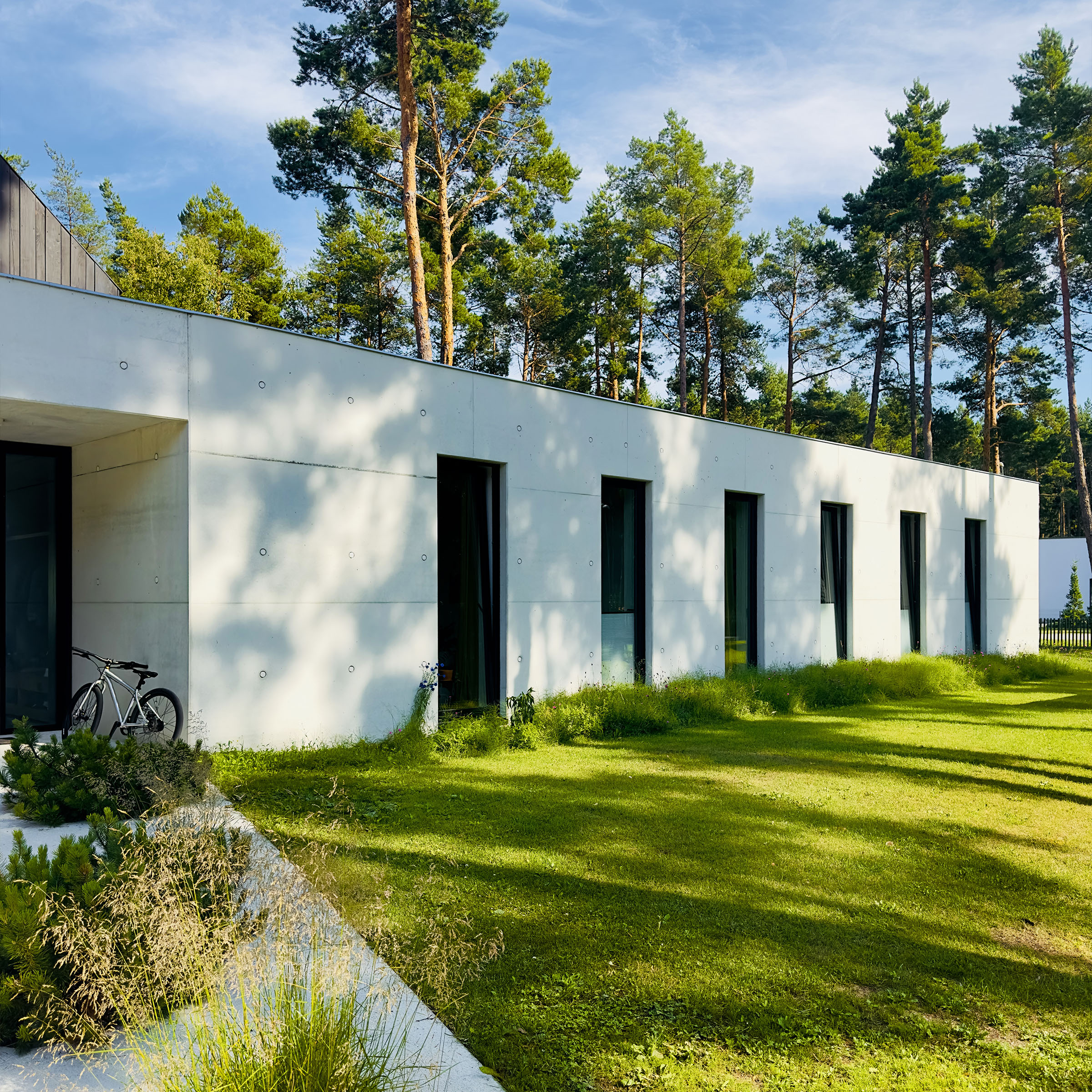 A064_house_estonia_tallinn_viimsi_concrete_villa_forest_wood_-29